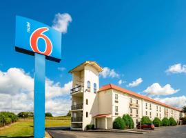 Motel 6-Hazelwood, MO，位于兰伯特-圣路易斯国际机场 - STL附近的酒店