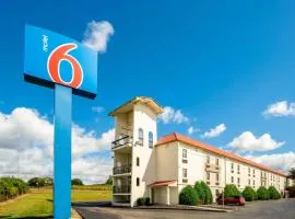 Motel 6-Hazelwood, MO