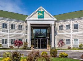 Quality Inn and Suites Newport - Middletown，位于Newport State (Rhode Island) - NPT附近的酒店