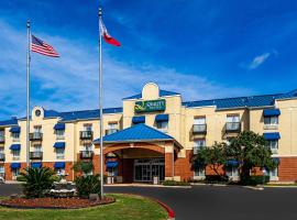 Quality Suites San Antonio Northeast，位于圣安东尼奥的酒店