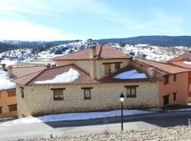 Casa Rural Lahuerta Apartamentos，位于Guadalaviar的酒店
