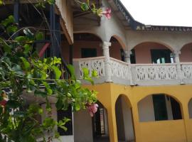 Akomapa Village，位于Elmina的酒店