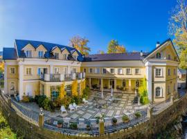 Hotel Stary Zdrój，位于希维拉杜夫-兹德鲁伊的酒店