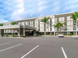 Comfort Inn & Suites St Pete - Clearwater International Airport，位于圣彼得堡-清水湾国际机场 - PIE附近的酒店