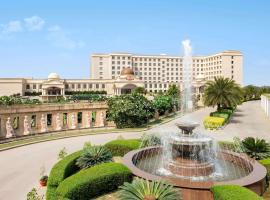 Ramada by Wyndham Lucknow Hotel and Convention Center，位于勒克瑙的华美达酒店