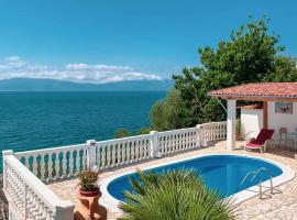 Villa Marritanja，位于波达卡的带泳池的酒店