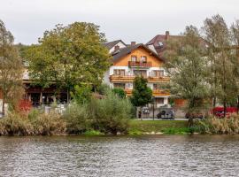 Landgasthof Moser & Restaurant Bootshaus，位于Windorf的旅馆