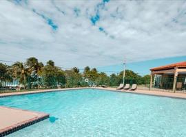 Oceania Apartments at Arecibo 681 Ocean Drive，位于阿雷西博Arecibo Lighthouse & Historical Park附近的酒店