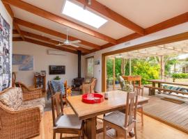 Merricks Surf Cottage - Charming Beachfront Bliss，位于Merricks的酒店