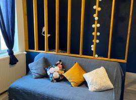 Appartement avec place de parking，位于Yzeure的酒店