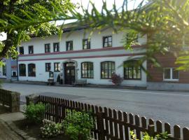 Edel Weiss Gästezimmer，位于Fürstenstein的酒店