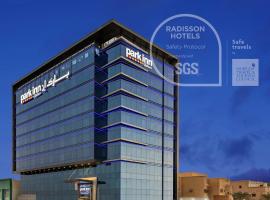 Park Inn by Radisson Jeddah Madinah Road，位于吉达的酒店