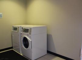 森林之城智选假日酒店，位于福里斯特城的酒店