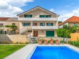 Amazing Home In Imotski With 3 Bedrooms, Wifi And Outdoor Swimming Pool