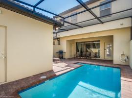 Resort Townhome wPRIVATE Pool & BBQ, near Disney，位于基西米的酒店