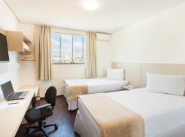 Front Hotel Expominas，位于贝洛奥里藏特的酒店