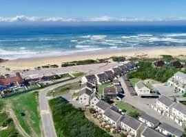 39 Settler Sands Beachfront Accommodation Sea and River View