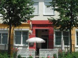 Kirchenwirt Heinrich KG，位于德意志克罗伊茨的酒店