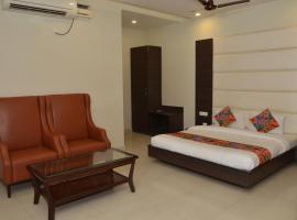 Hotel KK Continental 50 Meter from Railway Station - Amritsar，位于阿姆利则拉加杉锡国际机场 - ATQ附近的酒店