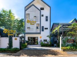 Richy Dalat Hotel，位于大叻联姜机场 - DLI附近的酒店