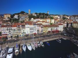 Cannes Vieux Port Seafront & Seaview, fast wifi，位于戛纳Le Vieux Port of Cannes附近的酒店