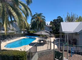 Settler's Cottage 2 or 3 Bedroom - Russell Cottages Collection，位于拉塞尔的酒店