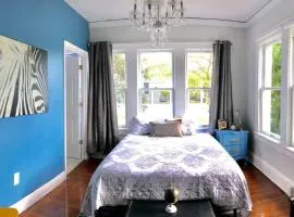 Private Suite Mins from MIA Free Parking