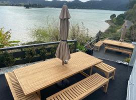 Pacific Harbour Lodge，位于Whangaroa的公寓式酒店