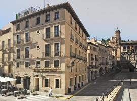 HOTEL GUADALOPE，位于阿尔卡尼斯的酒店