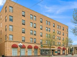 Quality Inn & Suites，位于Virginia的酒店