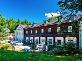 Hotel Džbán，位于卡尔洛瓦斯图丹卡的酒店