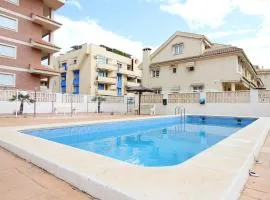 Global Properties, Estudio para parejas con piscina en Canet playa