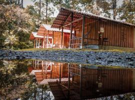 Recreo Verde Hot Springs & Spa，位于Marsella的酒店