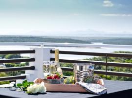 Aguia-Vista Couples Haven, Views, Pool, Beach Walk，位于杰弗里湾的酒店