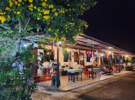 布恩拉皮小屋旅馆，位于南府的酒店