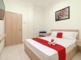 RedDoorz Syariah @ Cinere Depok