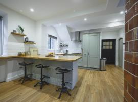 The Old Cook's House，位于欣德黑德的酒店