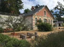 L'Orangerie "The Orangery" du parc des Nouies