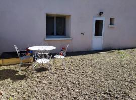 Chez Fabienne T3，位于Le Breuil-sur-Couze的酒店
