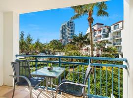 Calypso Plaza Resort Unit 215 Beachfront Studio Apartment，位于黄金海岸的酒店