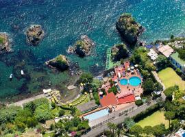 德尔菲尼泰尔梅酒店，位于伊斯基亚的海滩酒店