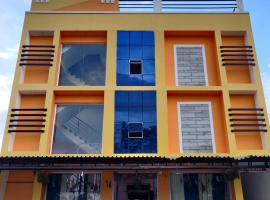 Hotel Suthas，位于Siruvalūr的酒店
