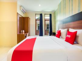 Vaccinated Staff - OYO 3756 Pilatus Hotel Bandung，位于万隆的酒店