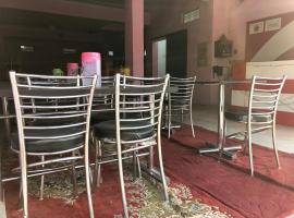 HOTEL TUSHAR，位于Bhara的酒店