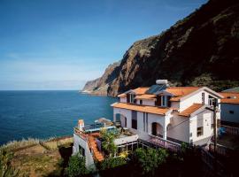 Cecília's House，位于滨海雅尔丁的住宿加早餐旅馆