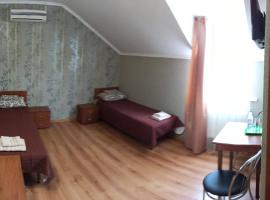 Готель-Кафе Кмітов，位于Korostyshiv的酒店