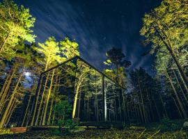 ÖÖD Hötels Rooslepa - Room#1-ÄLSKAR -with sauna，位于Rooslepa的酒店