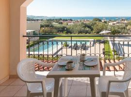 Catamaran Corfu Aparthotel，位于阿查拉维的酒店