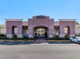 Quality Inn & Suites - Greensboro-High Point