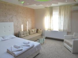 Villa Lunar Lux，位于克鲁舍瓦茨的酒店